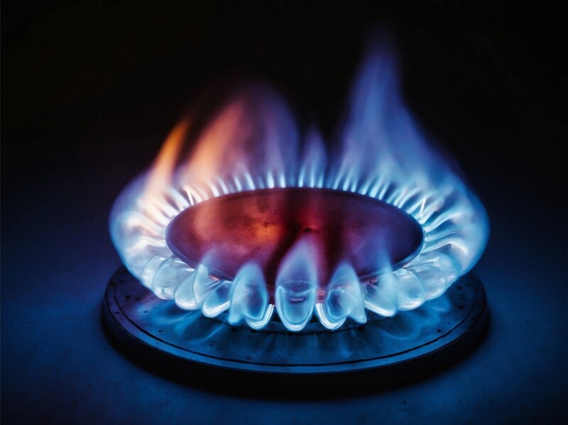 gas stove blue and red flame